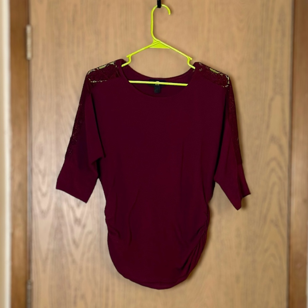 IZ Byer shirt. Size medium.